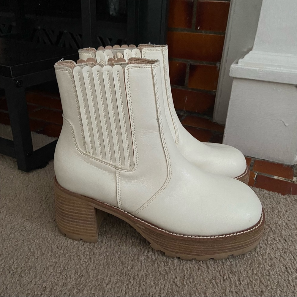 Oasis Society White Chunky boots - Picture 3 of 9
